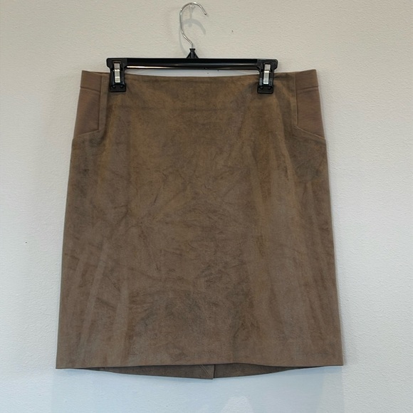 BCBG MaxAzria Camel Suede Skirt Size M - Picture 1 of 12